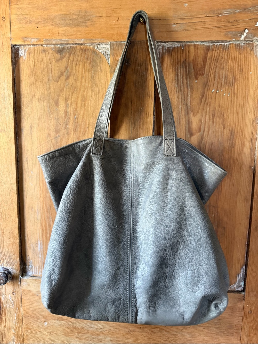 Minimalist Gray Leather Tote — Everyday Carry Shoulder Bag